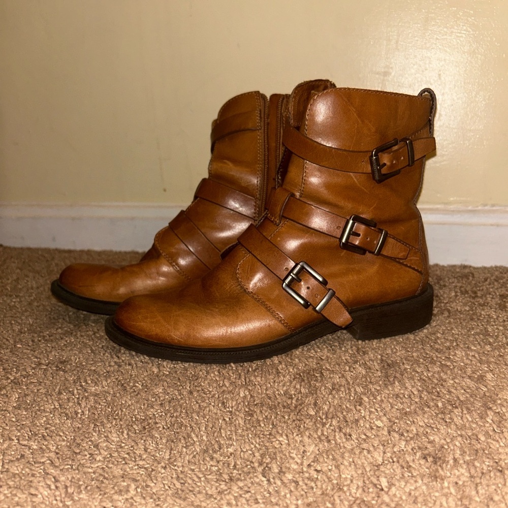 Vintage Vince Camuto motorcycle style boots. Worn but real leather.